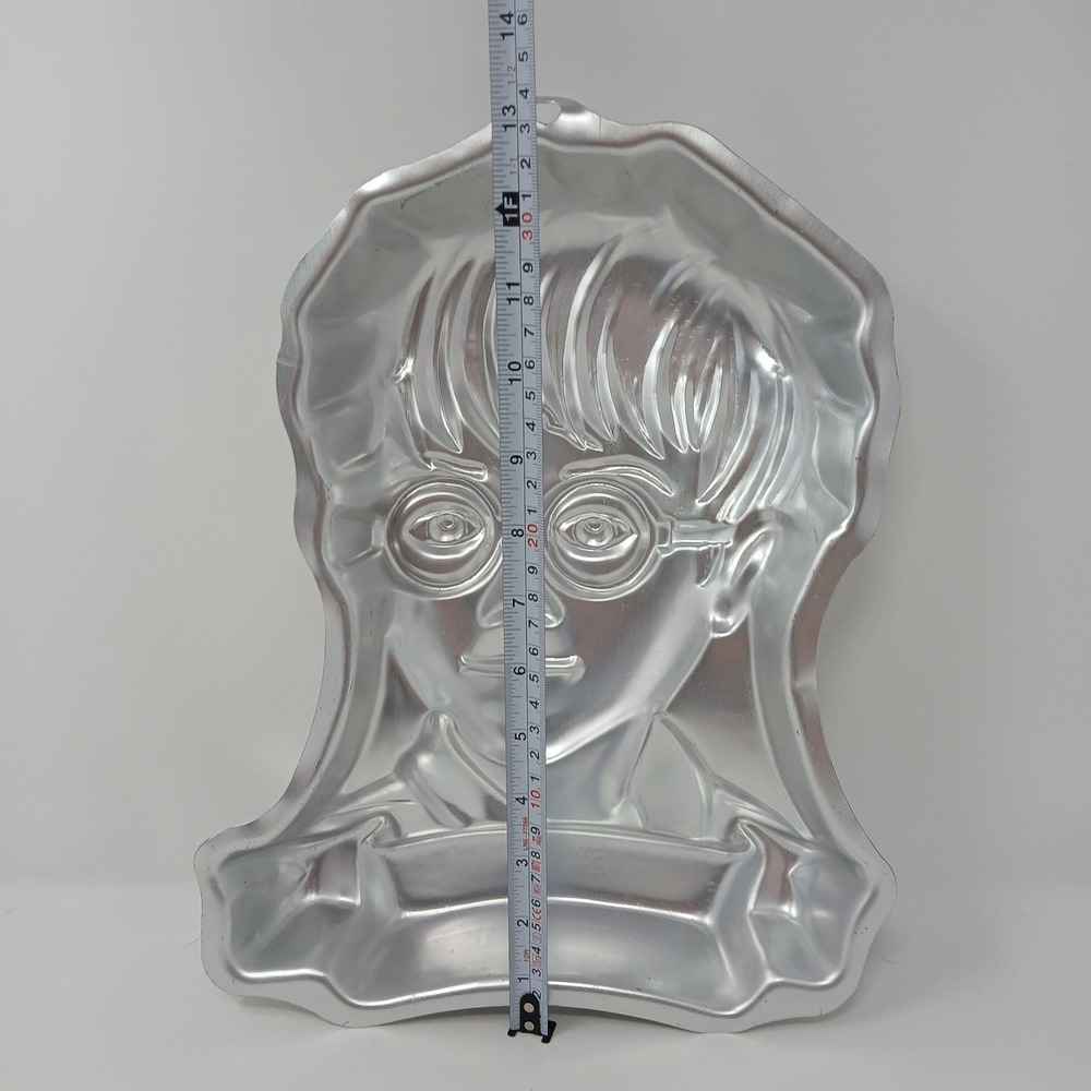 Vintage Wilton Harry Potter Bust Hogwarts Wizard Cake Pan Birthday 2105-5000 - Picture 3 of 7